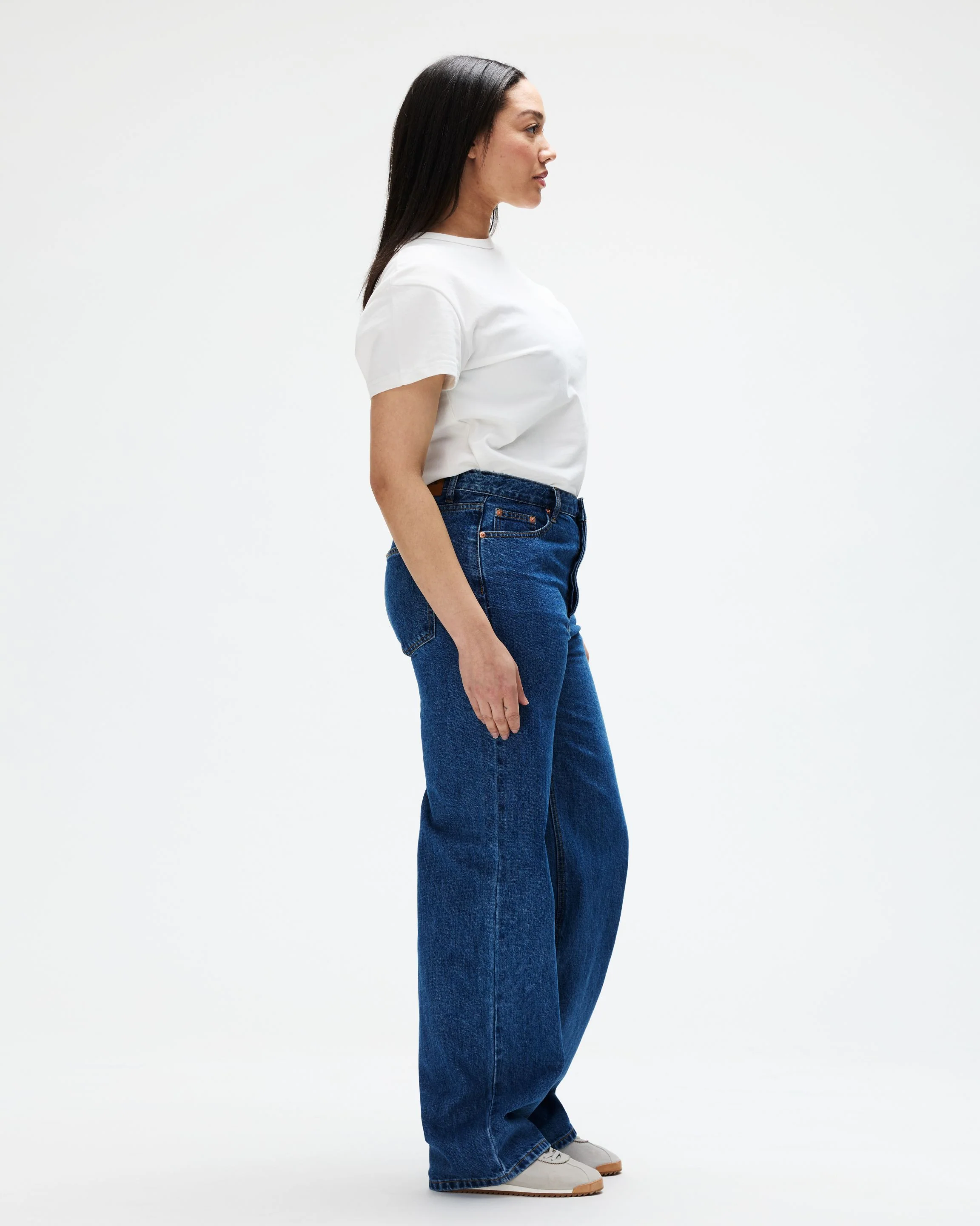Classic Straight Jeans - Medium Wash - Image 6